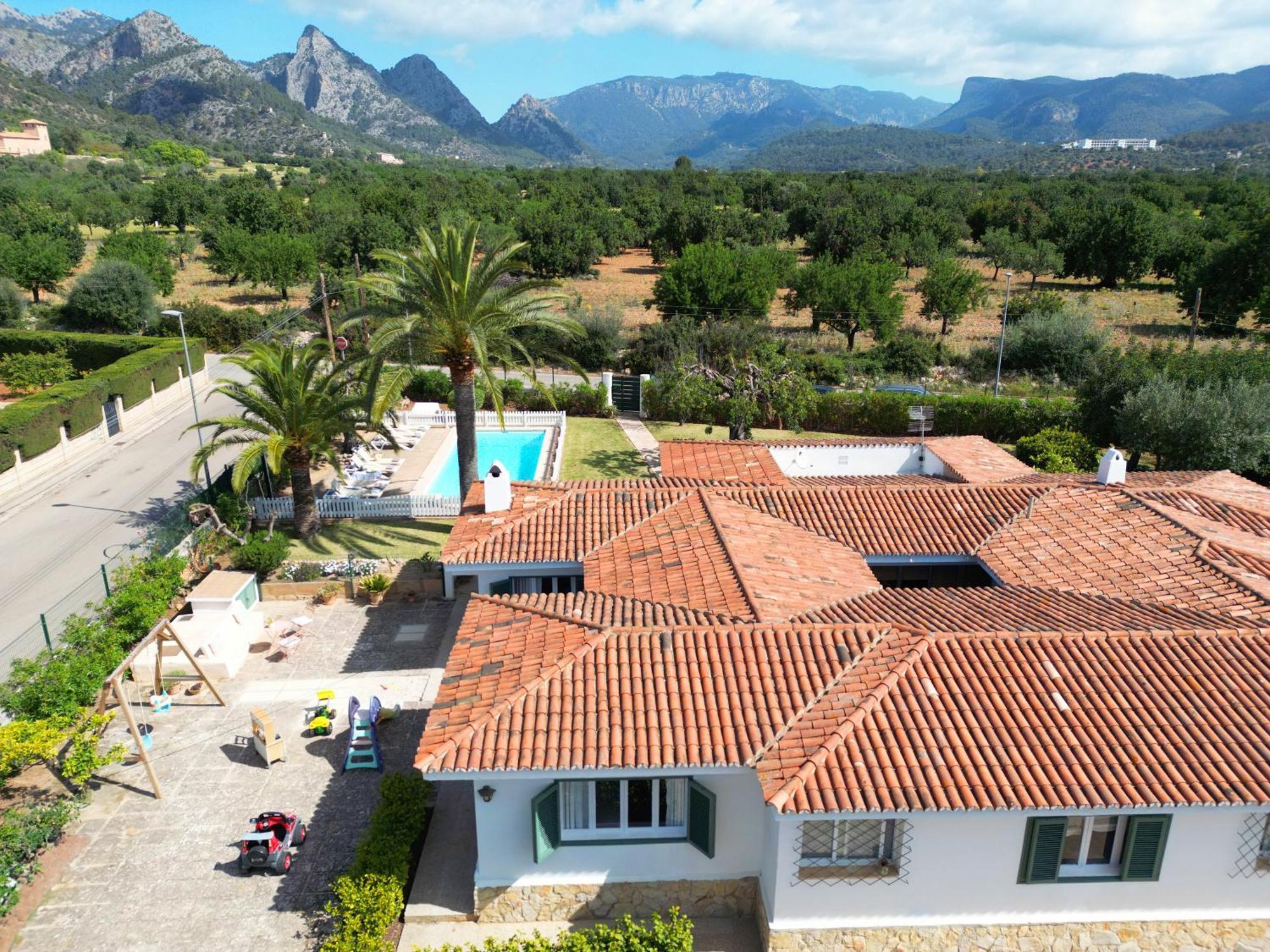 Ideal House For Two Families With Pool And Barbecue Plamanyola Εξωτερικό φωτογραφία