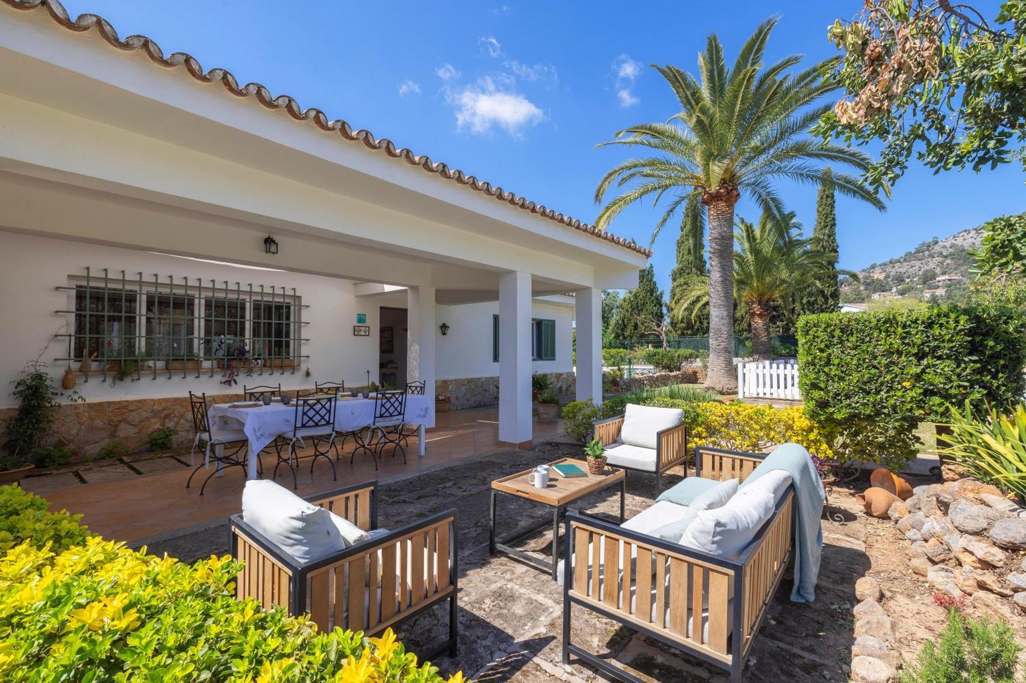 Ideal House For Two Families With Pool And Barbecue Plamanyola Εξωτερικό φωτογραφία