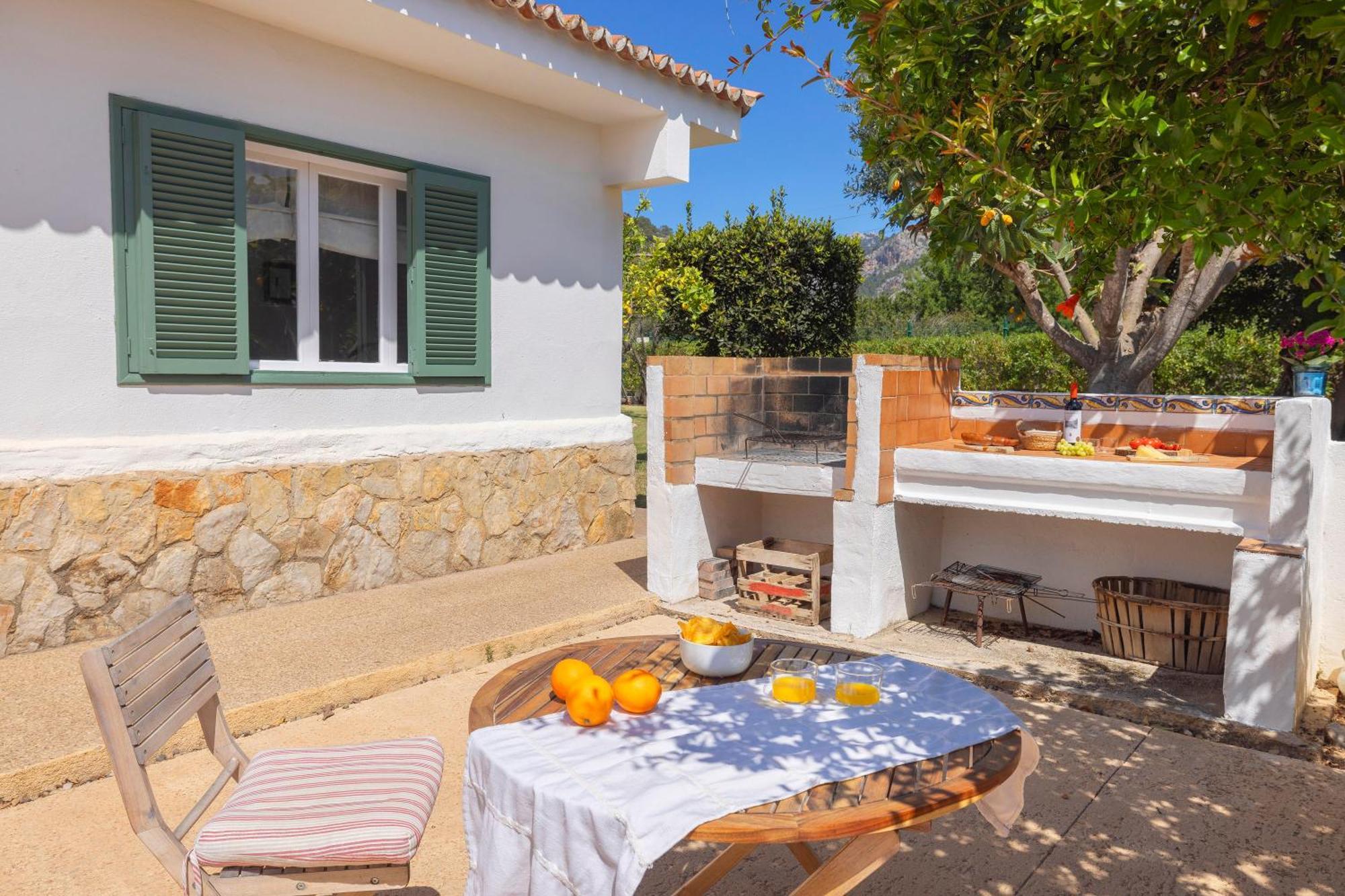 Ideal House For Two Families With Pool And Barbecue Plamanyola Εξωτερικό φωτογραφία