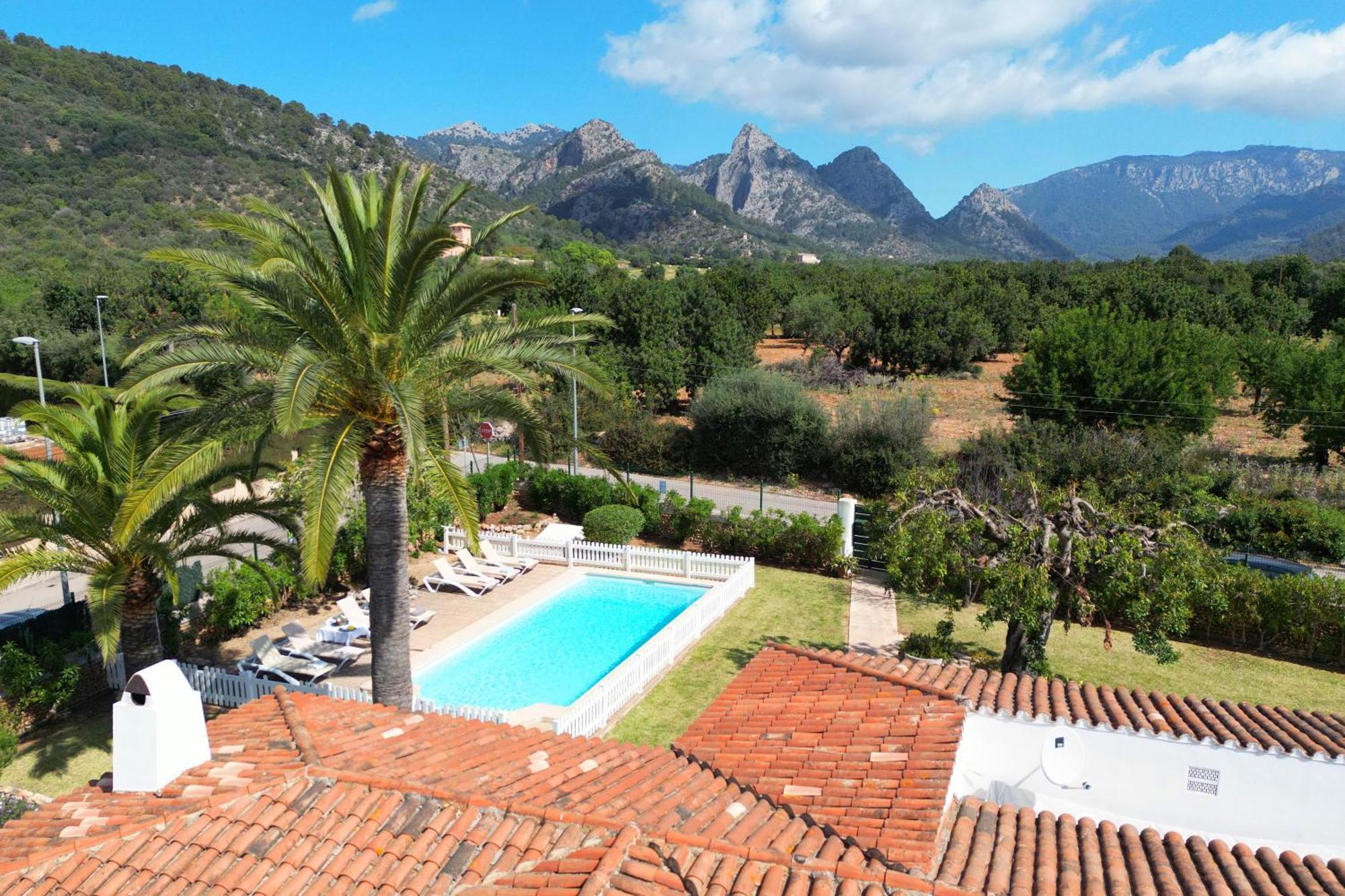 Ideal House For Two Families With Pool And Barbecue Plamanyola Εξωτερικό φωτογραφία