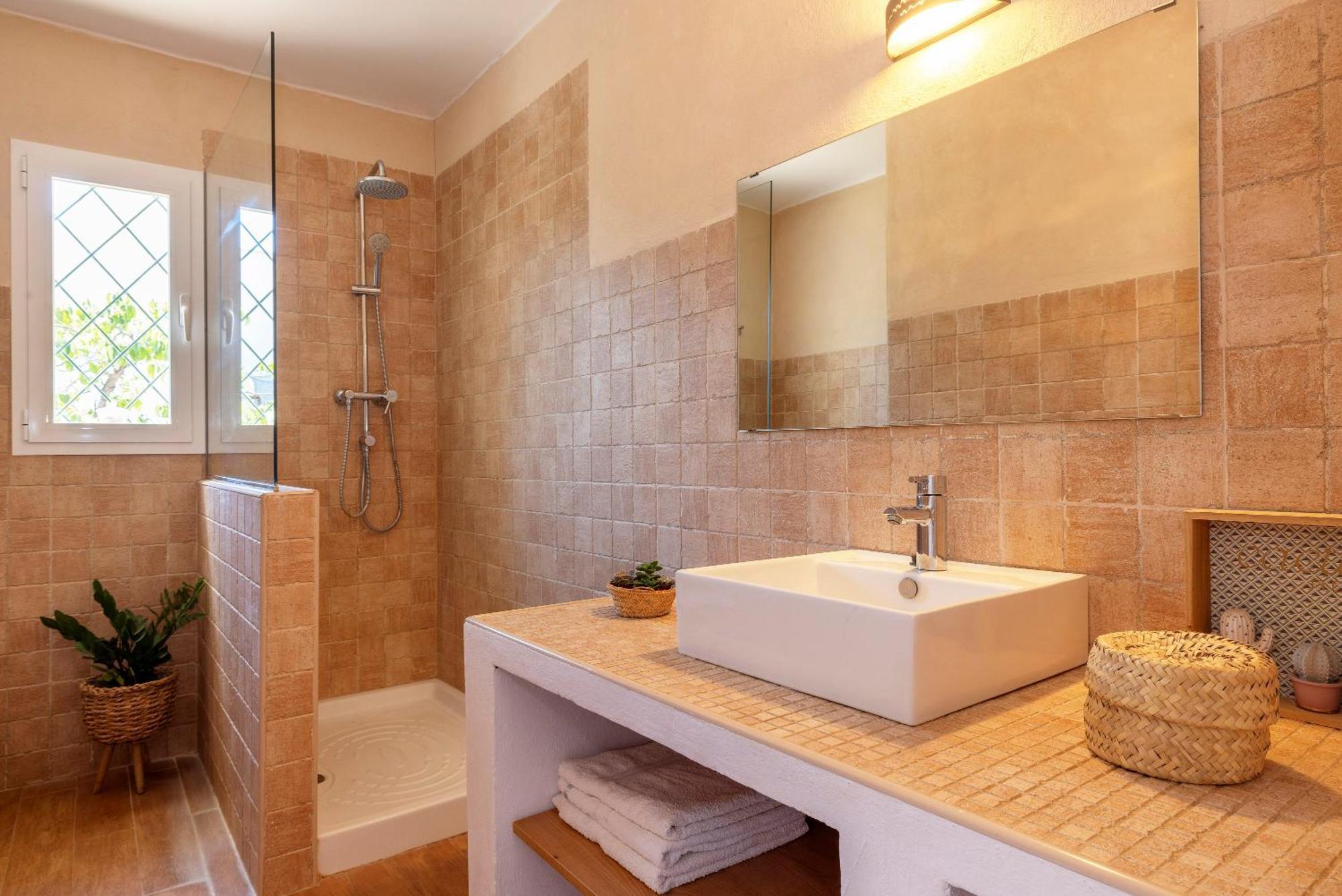 Ideal House For Two Families With Pool And Barbecue Plamanyola Εξωτερικό φωτογραφία